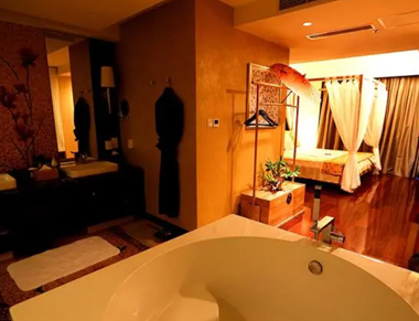 深圳福田区养生会所的黄昏恋：当爱情遇上八十岁